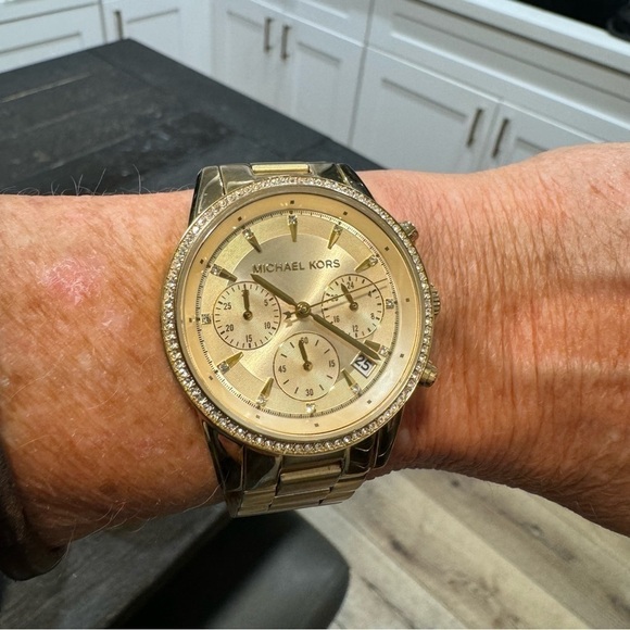 Michael Kors gold watch diamond style outer circle, stainless steel MK6356. main image 5